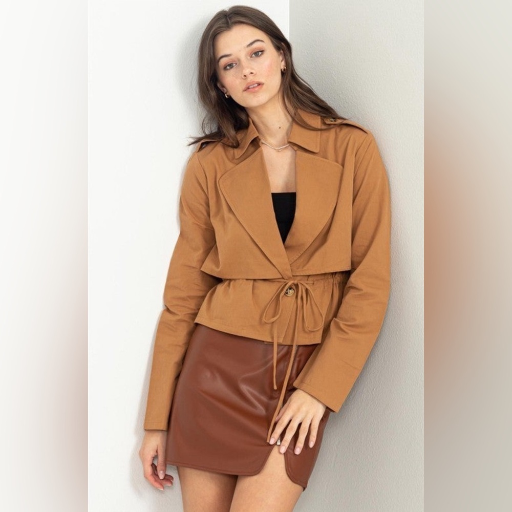 HYFV Camel short trench jacket. Size Large.
